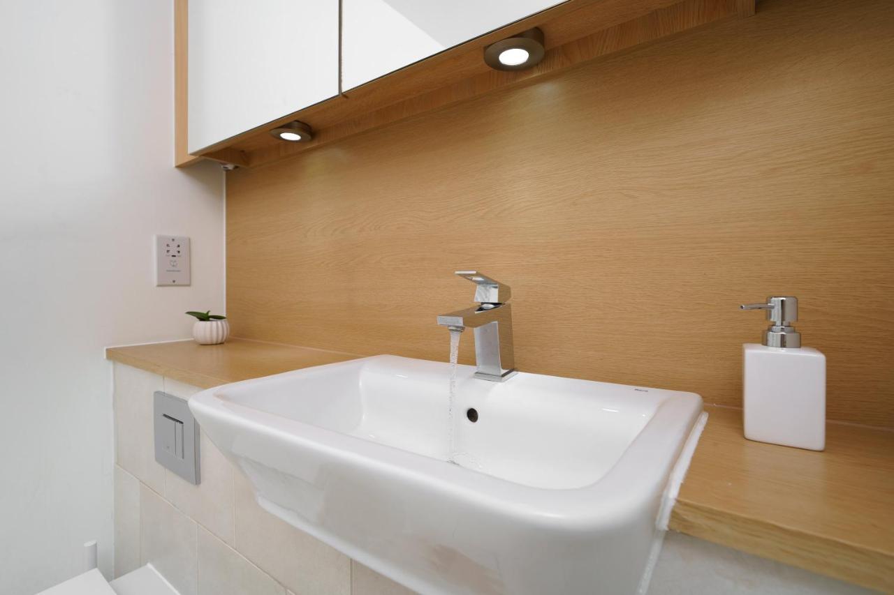 Stylish Fully-Equipped One Bedroom Apartment With Extra Sofa Bed, Free Secure Parking, Onsite Gym, 24Hr Security & Concierge Londres Exterior foto